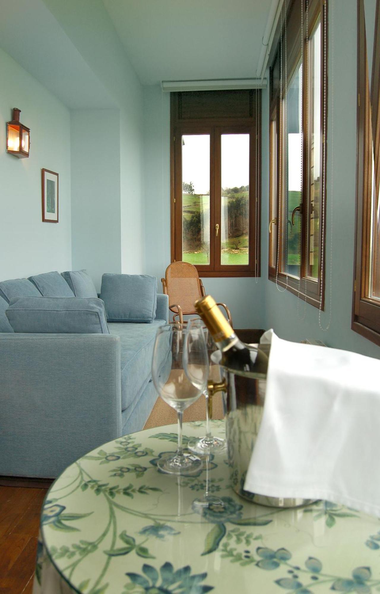 Quinta De Villanueva Colombres Exterior photo